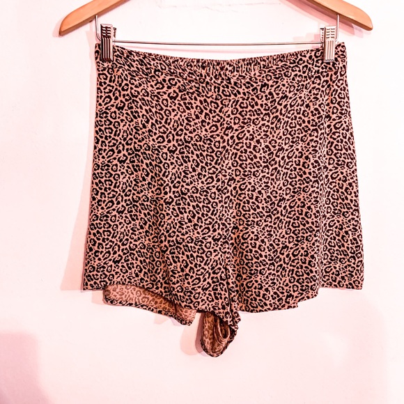 American Eagle Cheetah Shorts - Small - Elastic High Waist - Picture 3 of 6